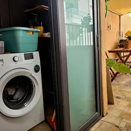 1 Bedroom With Living And Terrace *